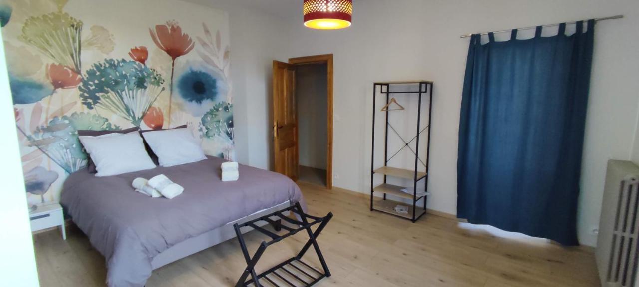 Bed and Breakfast Domaine Les Garrigues Puygaillard-de-Quercy Exterior foto