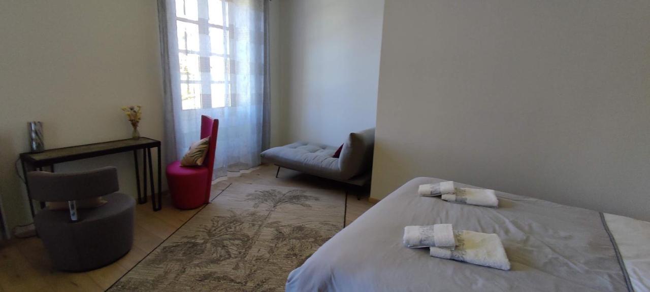 Bed and Breakfast Domaine Les Garrigues Puygaillard-de-Quercy Exterior foto